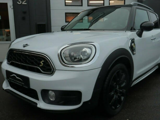 mini-countryman-elektrisitetbensin-2019-big-4