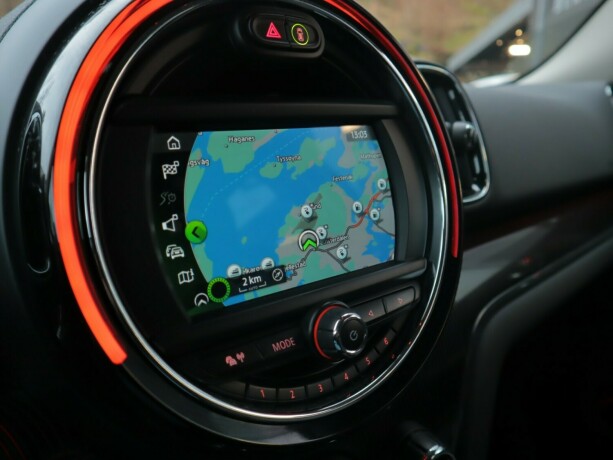 mini-countryman-elektrisitetbensin-2019-big-28