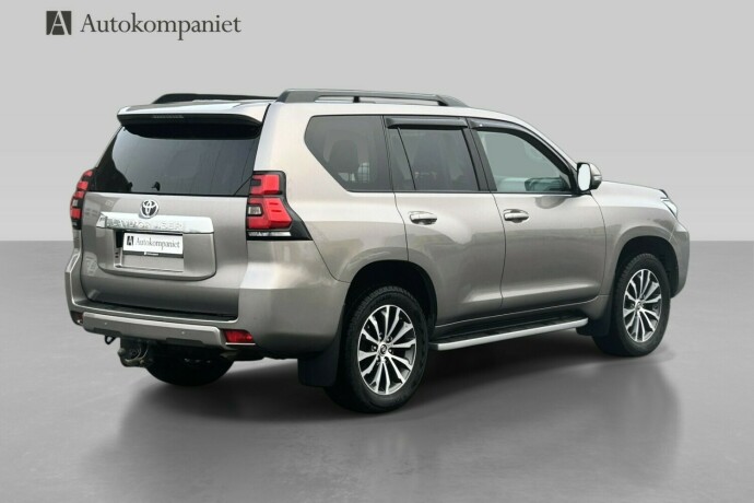 toyota-land-cruiser-diesel-2019-big-8