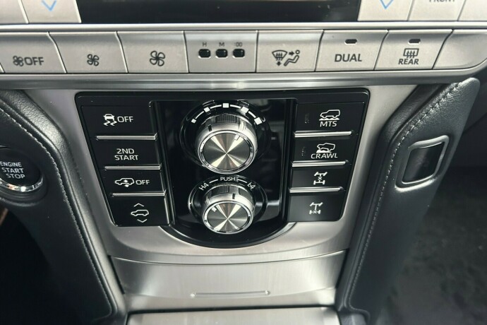 toyota-land-cruiser-diesel-2019-big-17