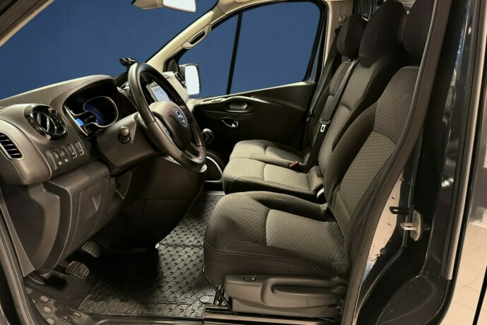 opel-vivaro-diesel-2017-big-9