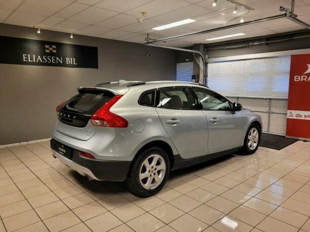 volvo-v40-cross-country-bensin-2018-big-5