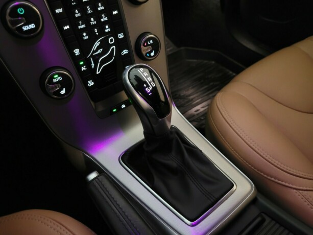 volvo-v40-cross-country-bensin-2018-big-24