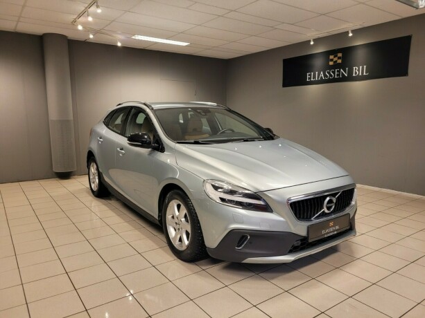 volvo-v40-cross-country-bensin-2018-big-11