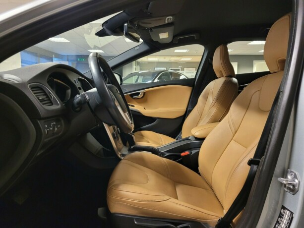 volvo-v40-cross-country-bensin-2018-big-21