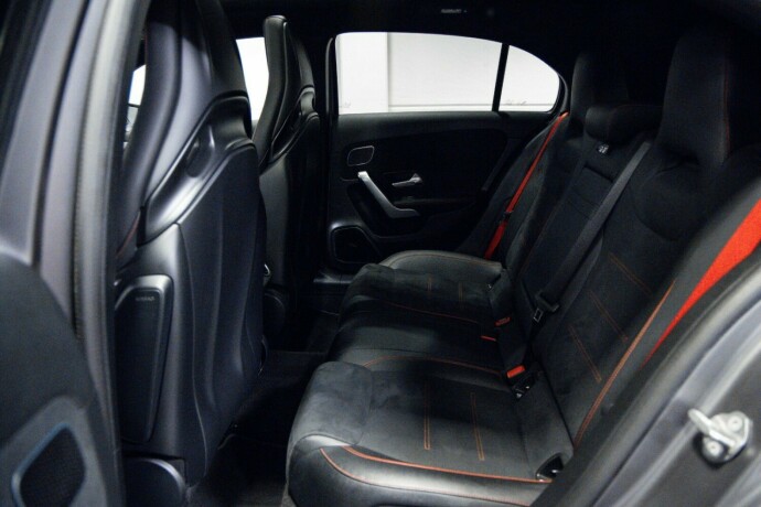 mercedes-benz-bensin-2021-big-8