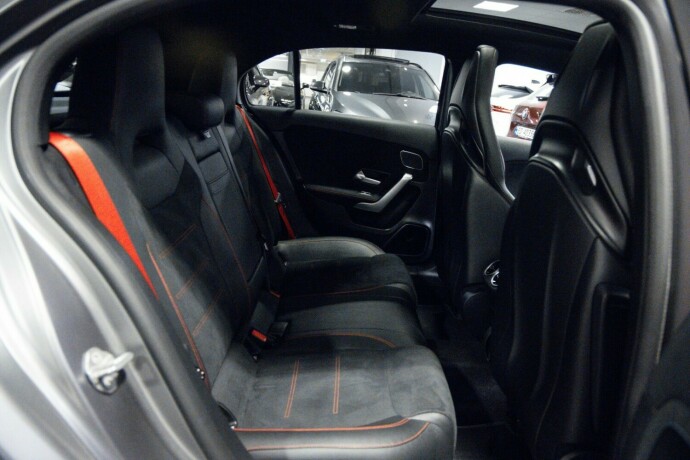 mercedes-benz-bensin-2021-big-10