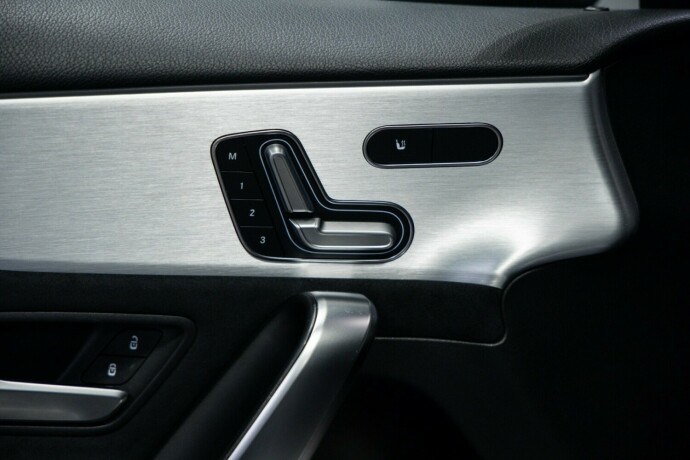 mercedes-benz-bensin-2021-big-6