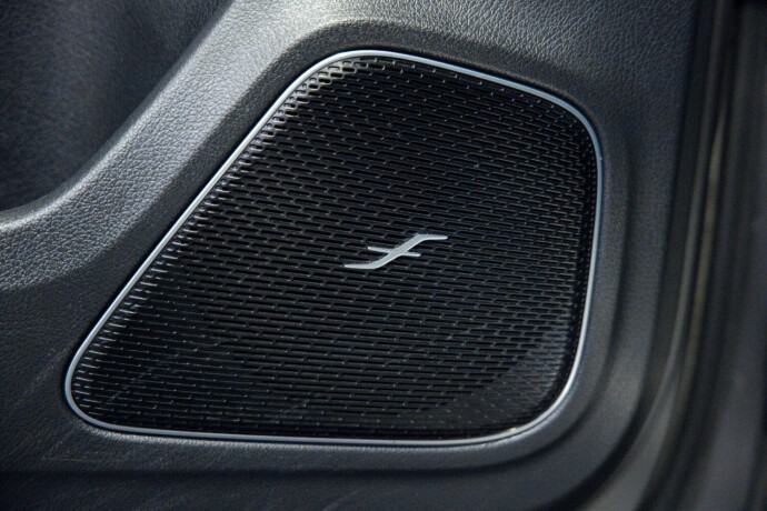 mercedes-benz-bensin-2021-big-7