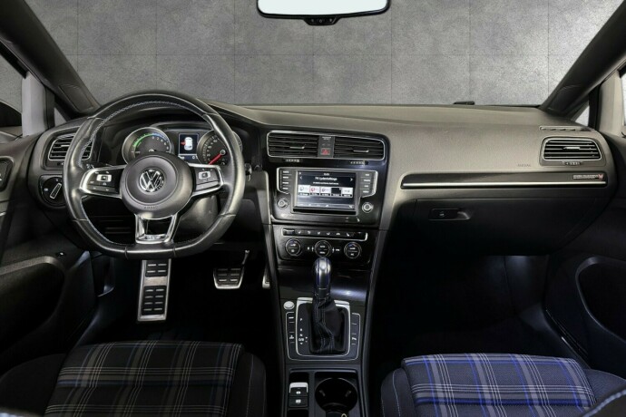 volkswagen-golf-elektrisitetbensin-2016-big-9