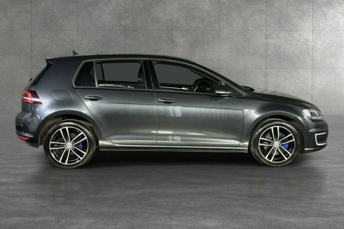 volkswagen-golf-elektrisitetbensin-2016-big-6