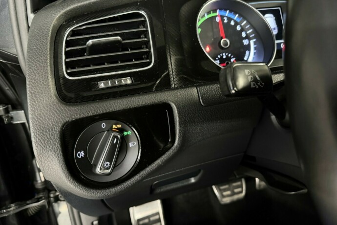 volkswagen-golf-elektrisitetbensin-2016-big-23