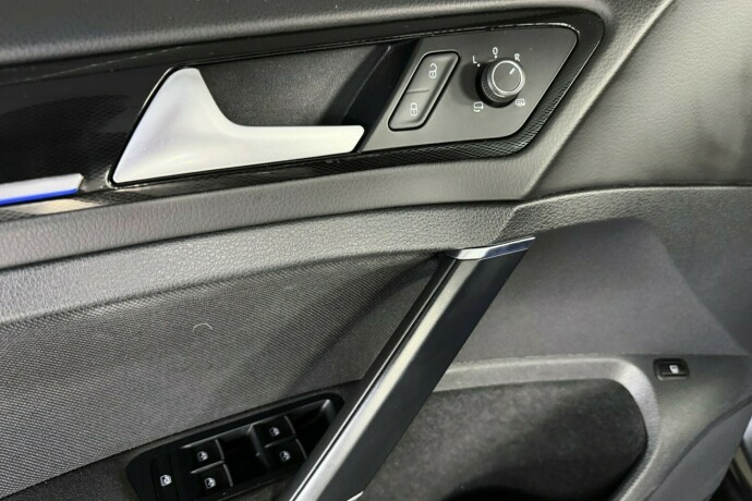 volkswagen-golf-elektrisitetbensin-2016-big-27