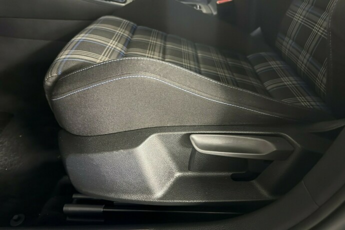 volkswagen-golf-elektrisitetbensin-2016-big-25