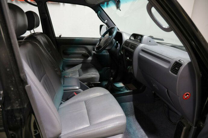 toyota-land-cruiser-diesel-2000-big-11