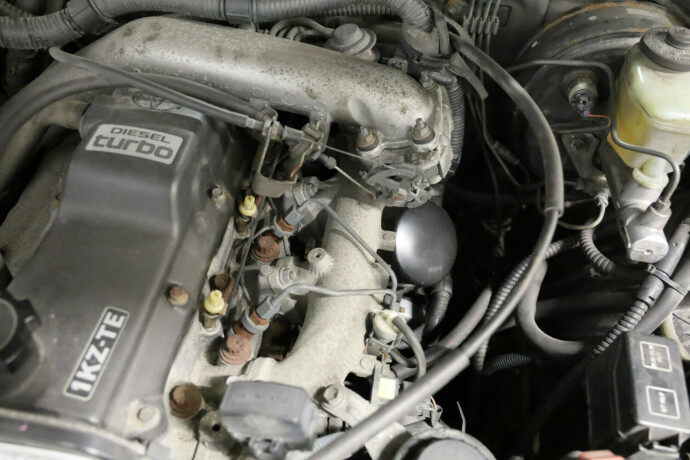 toyota-land-cruiser-diesel-2000-big-18