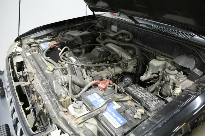 toyota-land-cruiser-diesel-2000-big-16