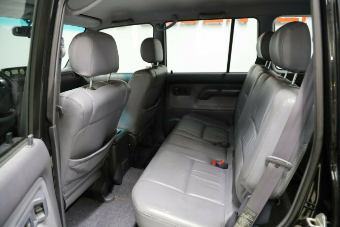 toyota-land-cruiser-diesel-2000-big-13