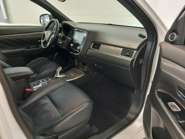 mitsubishi-outlander-elektrisitetbensin-2019-big-20