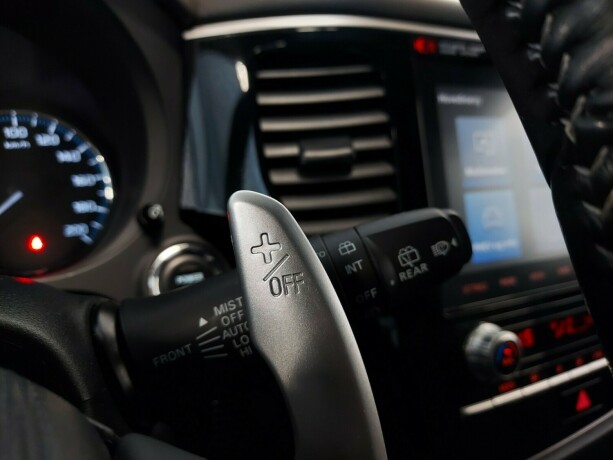 mitsubishi-outlander-elektrisitetbensin-2019-big-40