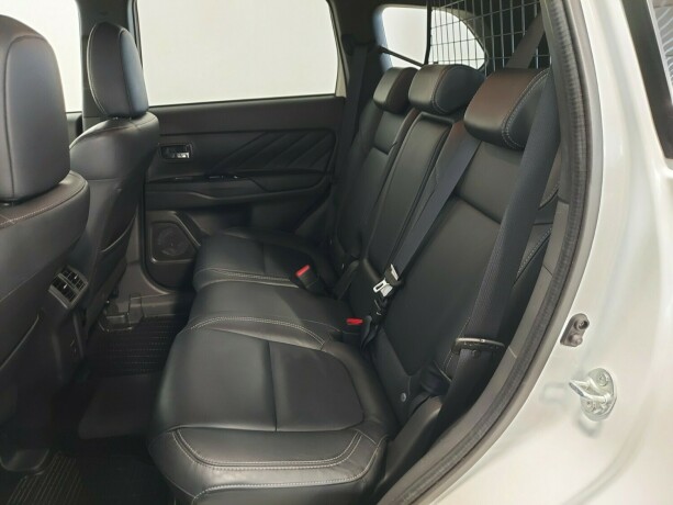 mitsubishi-outlander-elektrisitetbensin-2019-big-25