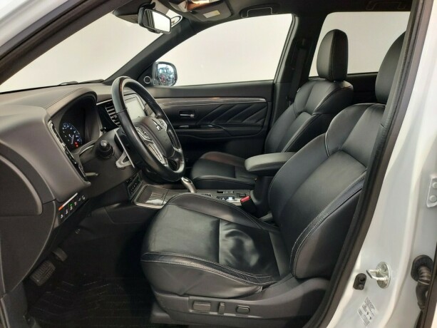 mitsubishi-outlander-elektrisitetbensin-2019-big-17