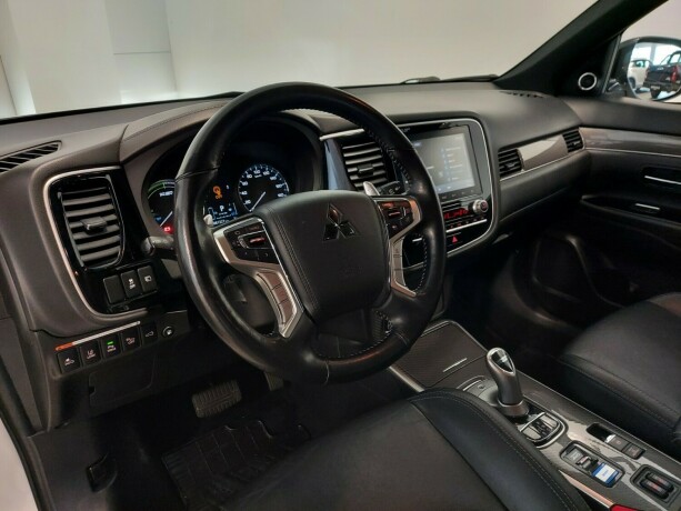 mitsubishi-outlander-elektrisitetbensin-2019-big-18