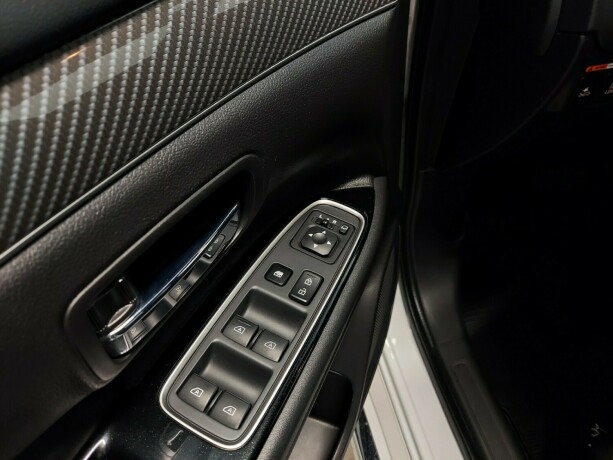 mitsubishi-outlander-elektrisitetbensin-2019-big-26