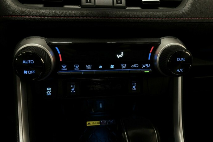 toyota-rav4-elektrisitetbensin-2022-big-16