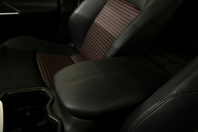 toyota-rav4-elektrisitetbensin-2022-big-18