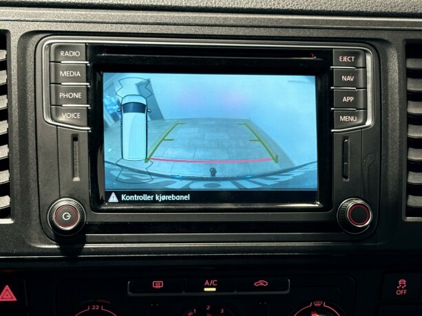 volkswagen-transporter-diesel-2019-big-11