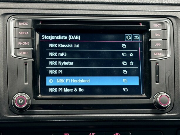 volkswagen-transporter-diesel-2019-big-16