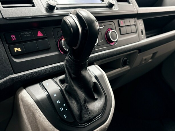 volkswagen-transporter-diesel-2019-big-14