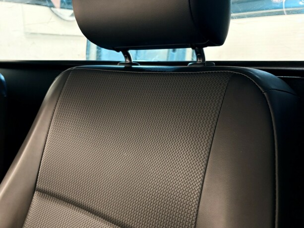 volkswagen-transporter-diesel-2019-big-8