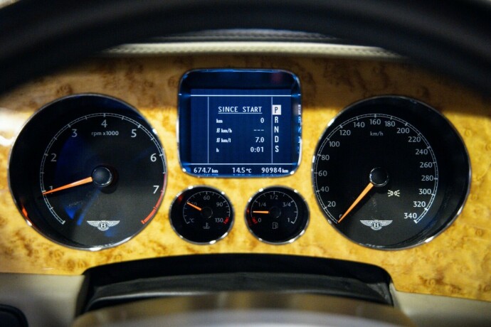 bentley-continental-bensin-2004-big-11