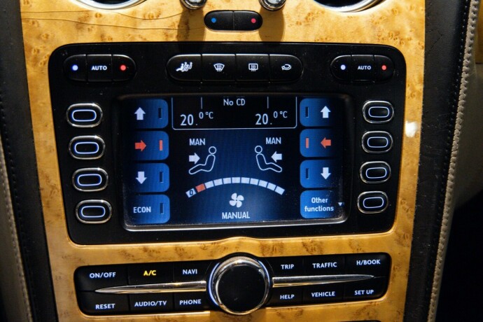 bentley-continental-bensin-2004-big-12