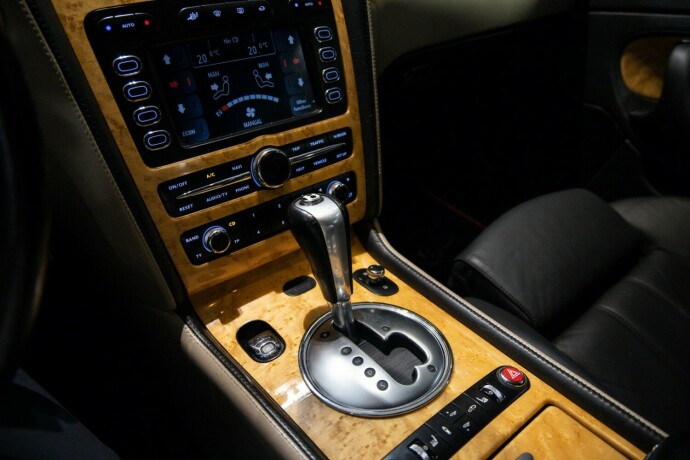 bentley-continental-bensin-2004-big-13