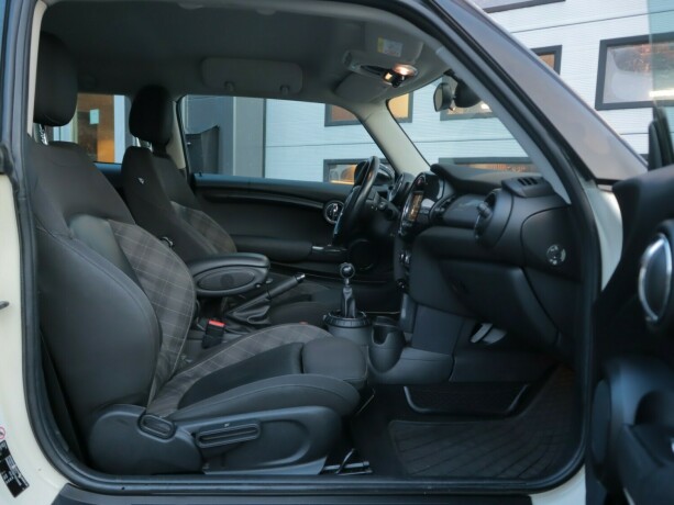 mini-cooper-diesel-2015-big-9