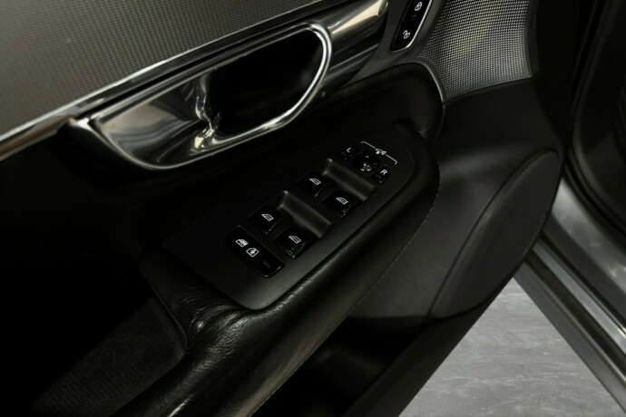 volvo-xc-90-elektrisitetbensin-2017-big-17