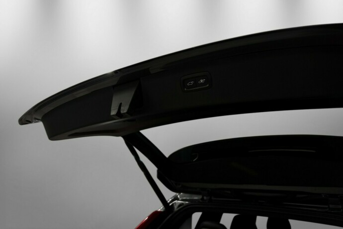 volvo-xc-90-elektrisitetbensin-2017-big-12