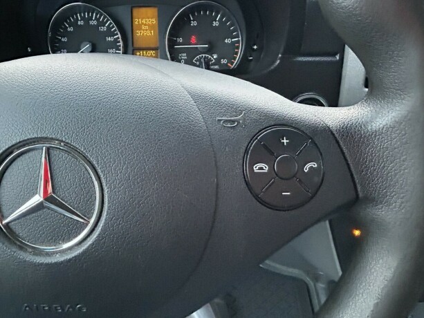 mercedes-benz-sprinter-diesel-2017-big-18