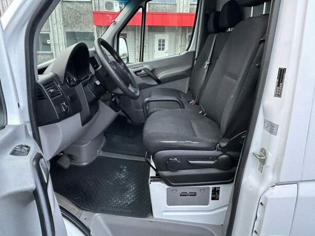 mercedes-benz-sprinter-diesel-2017-big-14