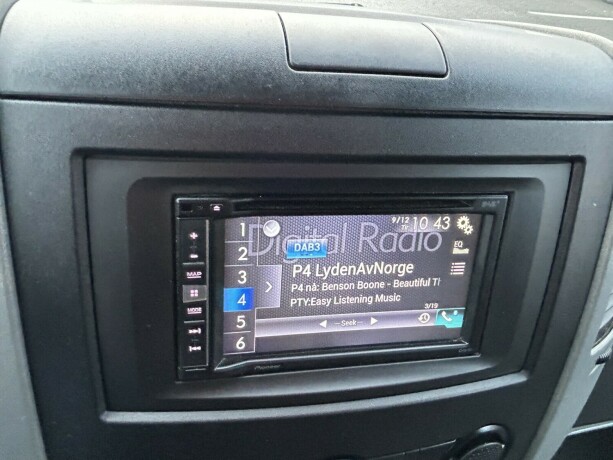 mercedes-benz-sprinter-diesel-2017-big-22