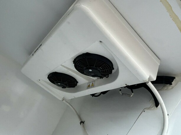 mercedes-benz-sprinter-diesel-2017-big-12