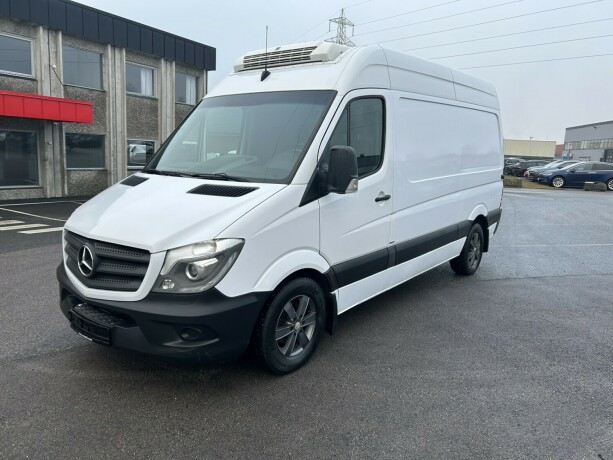 mercedes-benz-sprinter-diesel-2017-big-2