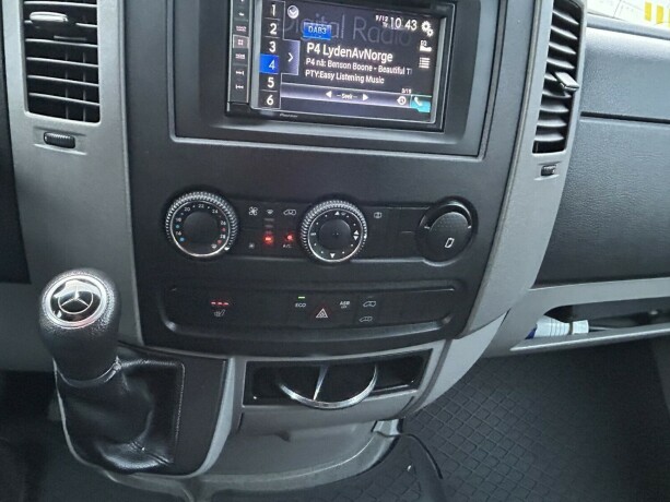 mercedes-benz-sprinter-diesel-2017-big-21