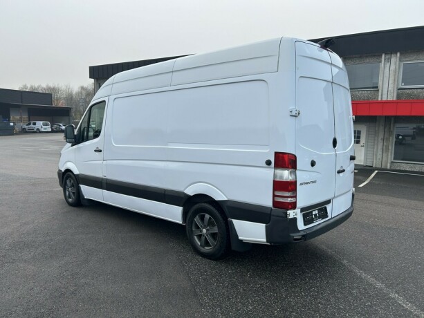 mercedes-benz-sprinter-diesel-2017-big-5