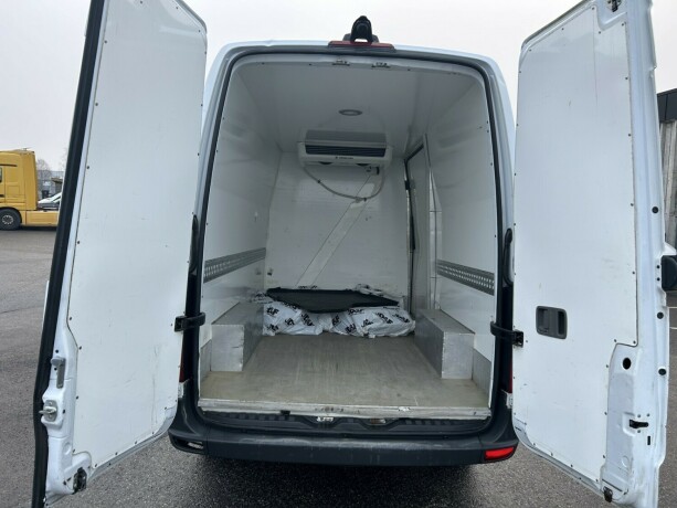 mercedes-benz-sprinter-diesel-2017-big-9