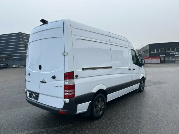 mercedes-benz-sprinter-diesel-2017-big-7