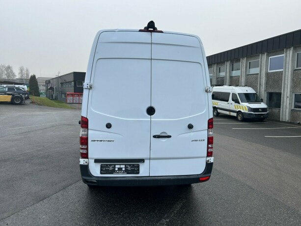 mercedes-benz-sprinter-diesel-2017-big-6